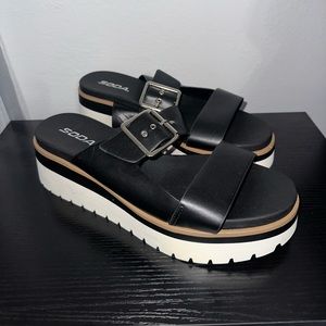 Platform Sandals🖤